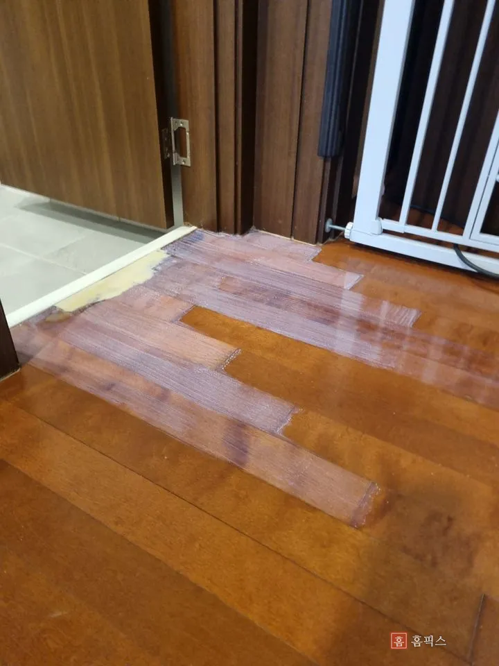 샌딩을 마치고 면을 정리한 보수 부위